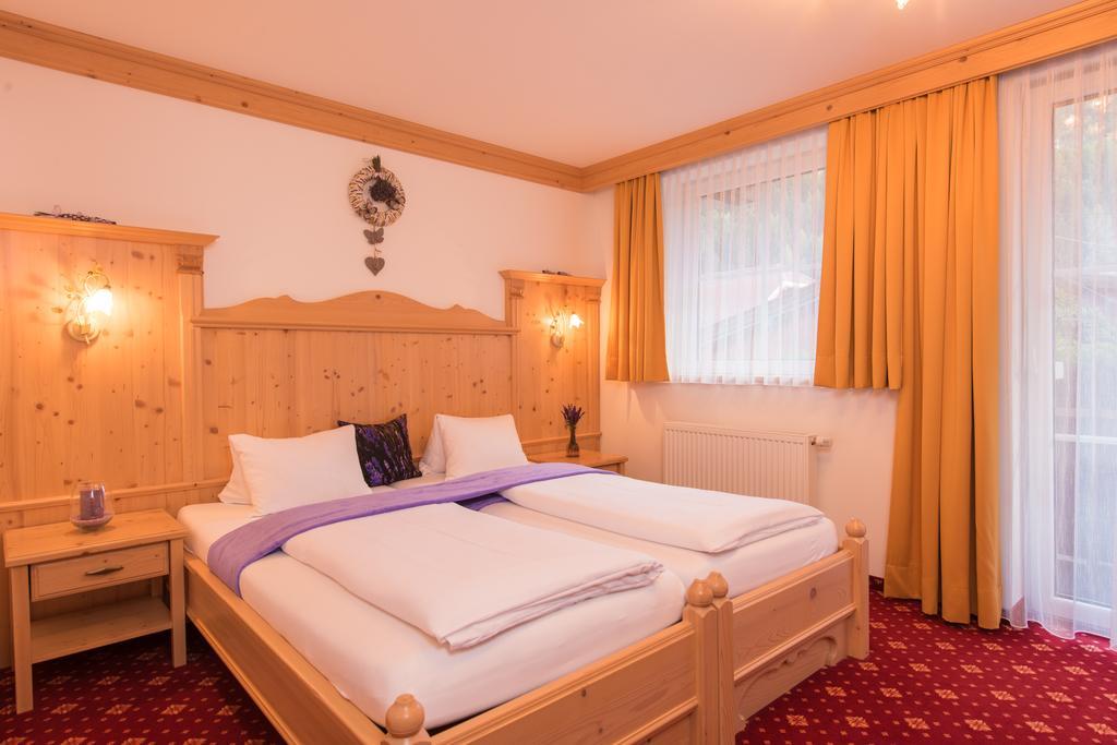 Hotel Moelltalerhof Rangersdorf エクステリア 写真